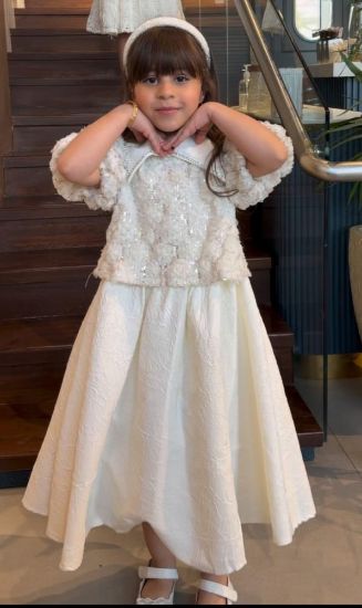 صورة فستان بيج انيق وجميل